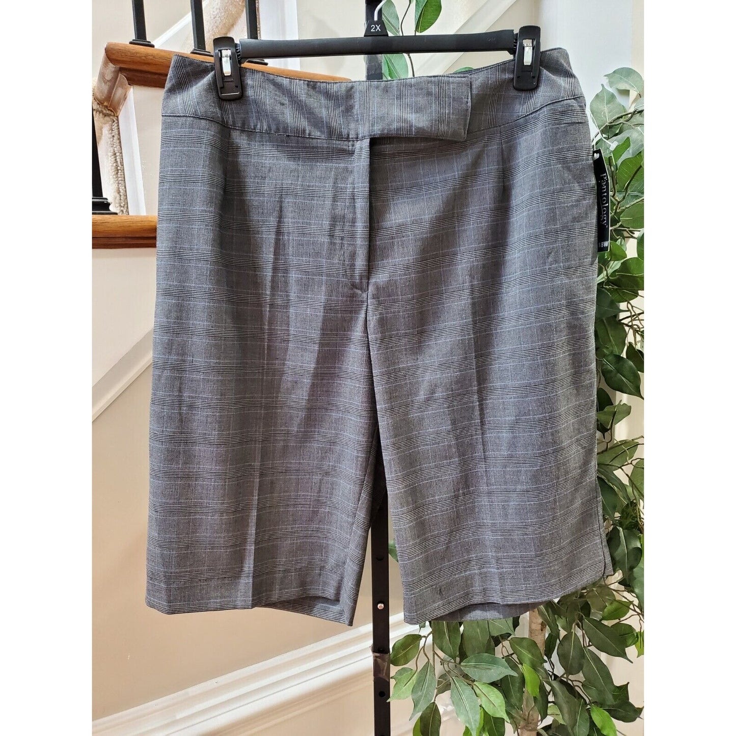 Pantology Women's Gray Plaid Polyester Pull On Mid Rise Casual Shorts Size 18W