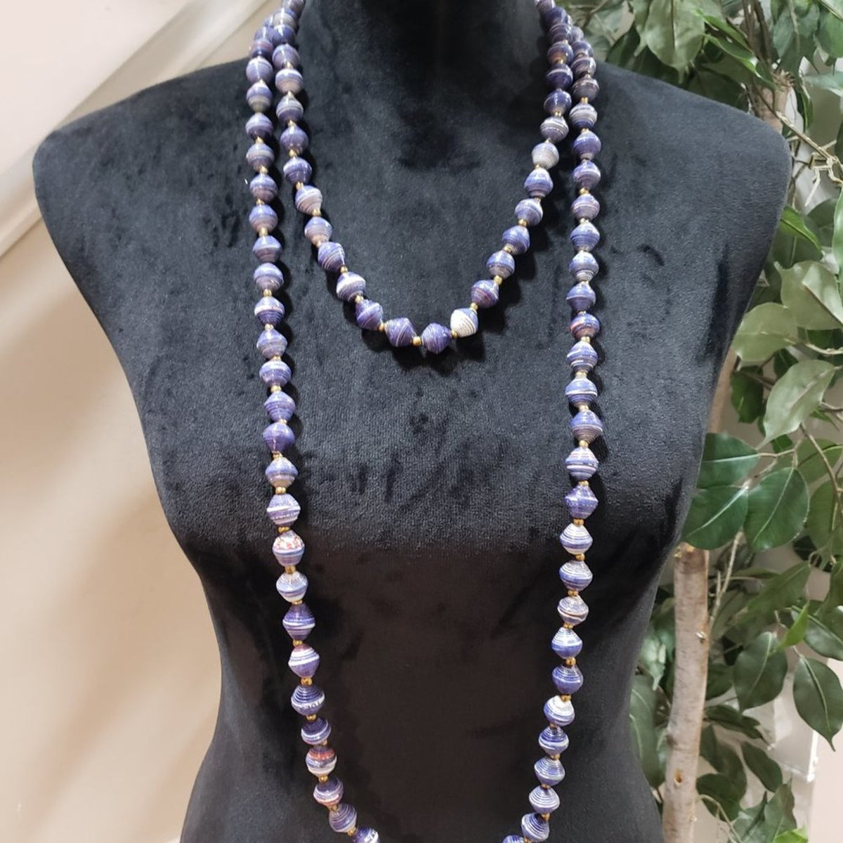 Women's Vintage Lilac Purple Silk Thread Hand Wrapped Gold Tone Beaded Necklace