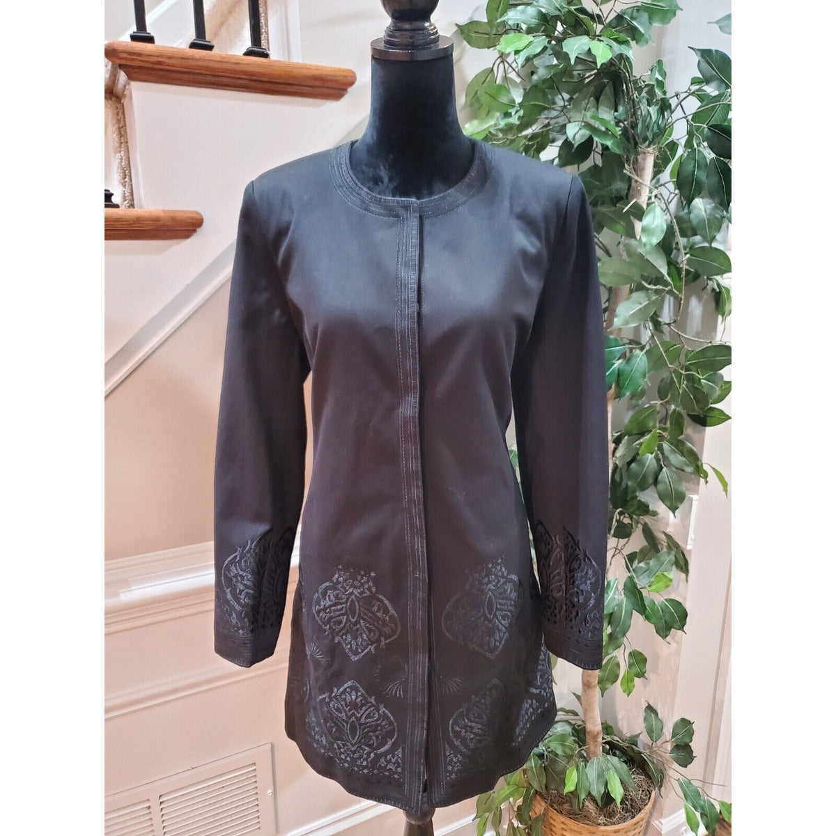 Peter Nygard Women's Black Embroidered Long Sleeve Button Front Jacket Size 12