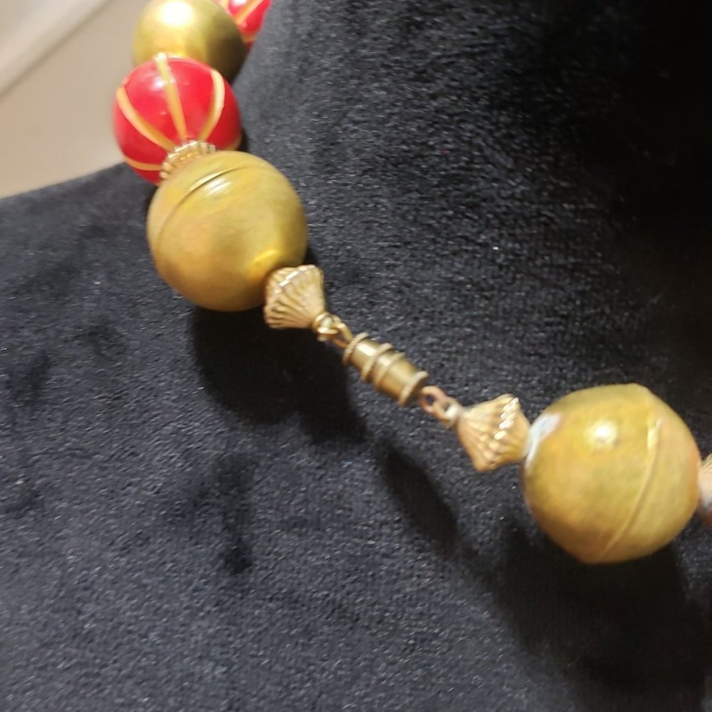 Women's Modern Fashion Red & Gold Tone Coral Beaded Choker Necklace