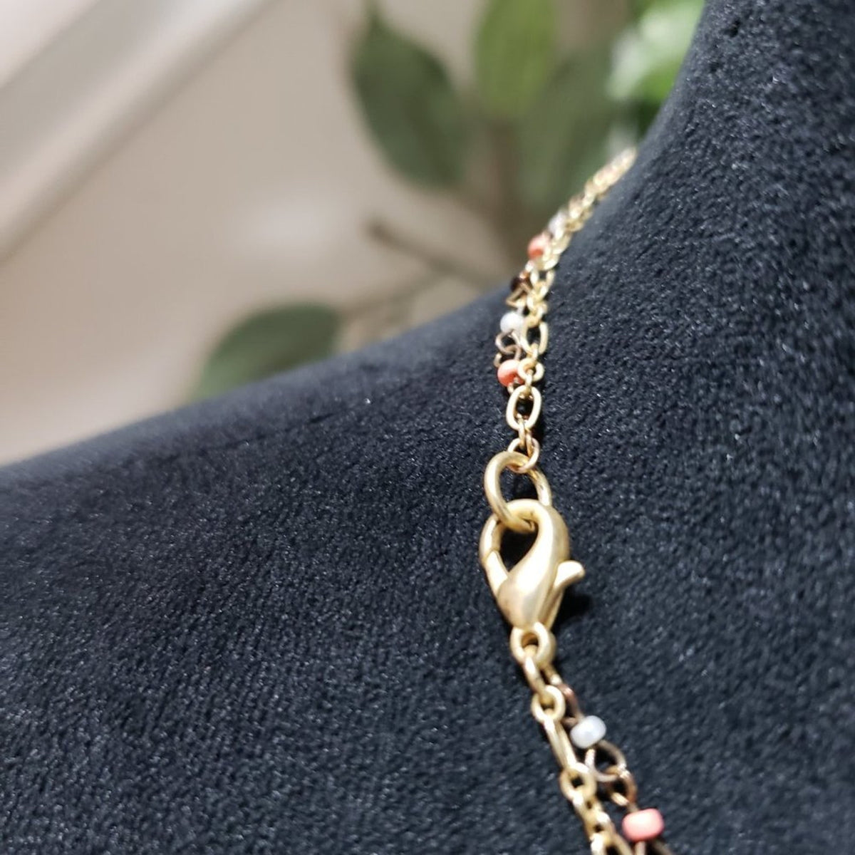 Womens Fashion Gold Tone Filigree Diamond Shape Beaded Necklace with Lobster