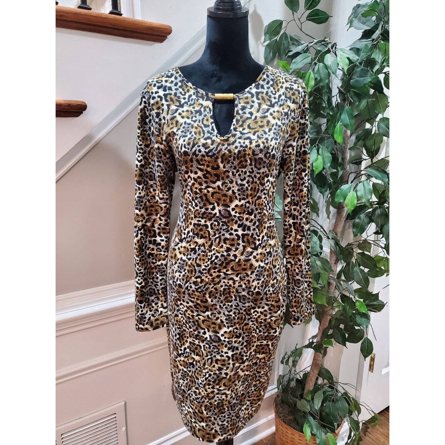 Blush Women's Leopard Print Polyester Round Neck Long Sleeve Knee Length Dress S