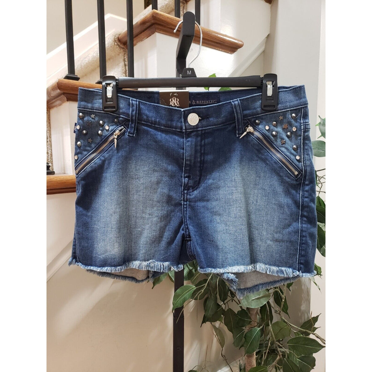 Rock & Republic Womens Lala Blue Denim Studded Cotton Straight Leg Shorts Size 8