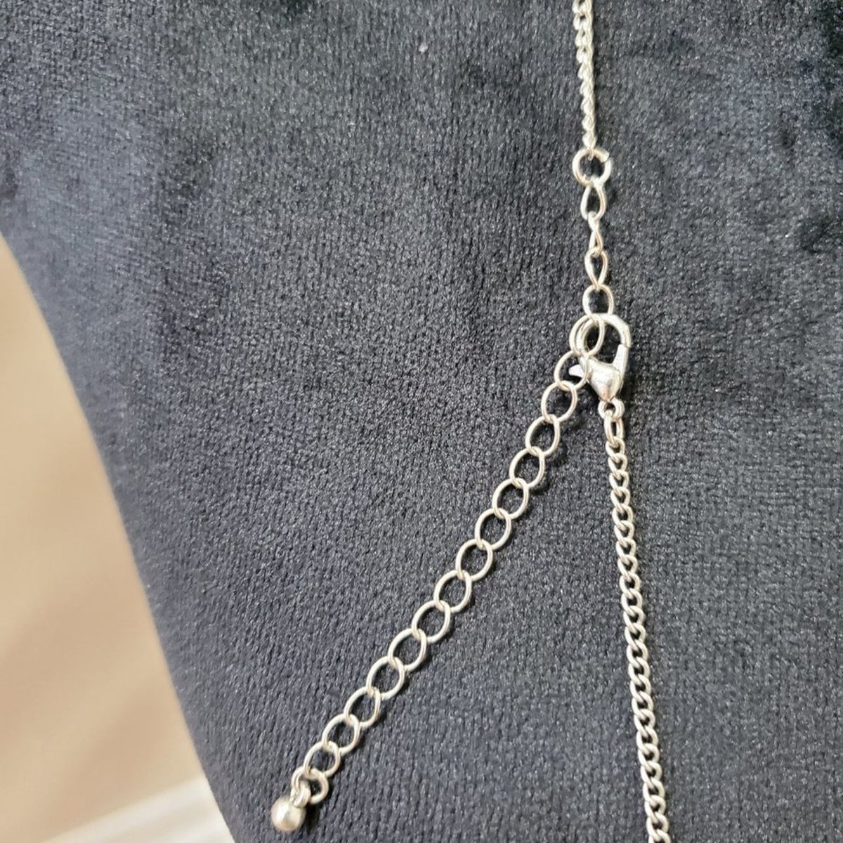 Womens Silver Leaf Fashion Design Pendant Necklace