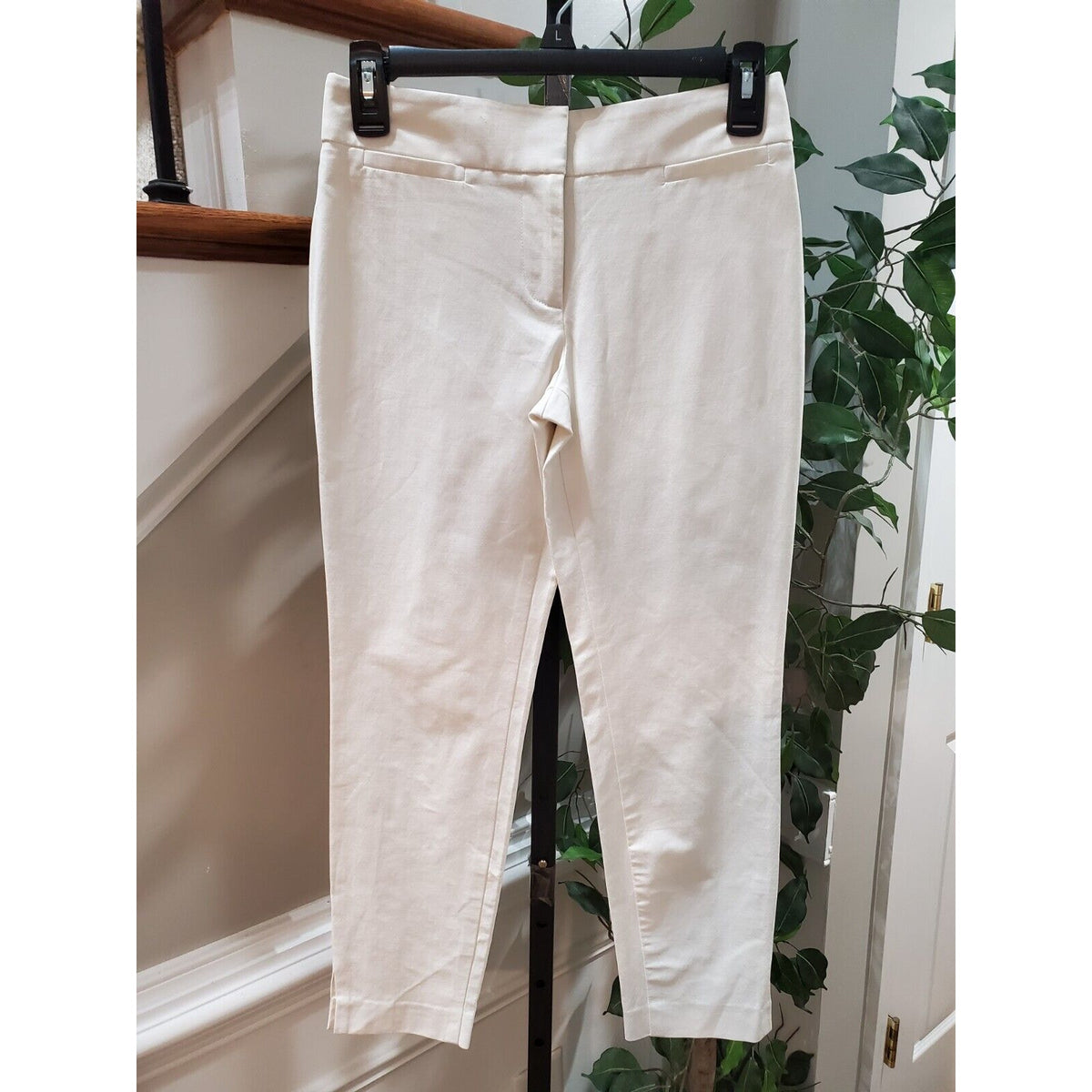 Bebe Women's Beige Solid Cotton Casual Straight Leg Flat Front Capri Size 00