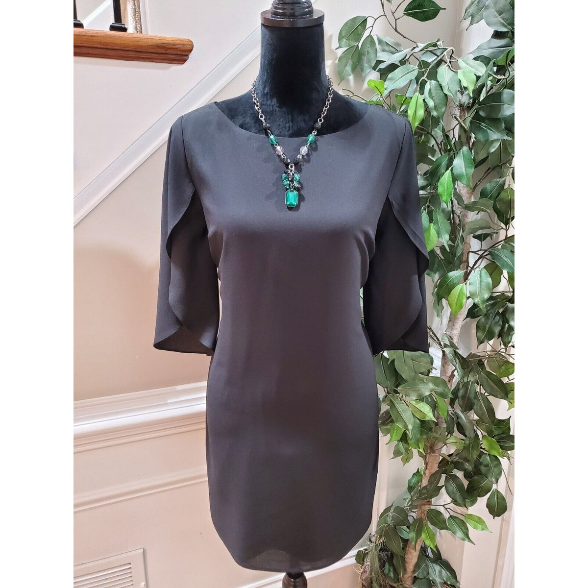 ALI & JAY Black Flutter Sleeve Shift Crew Neck Mini Dress Size M