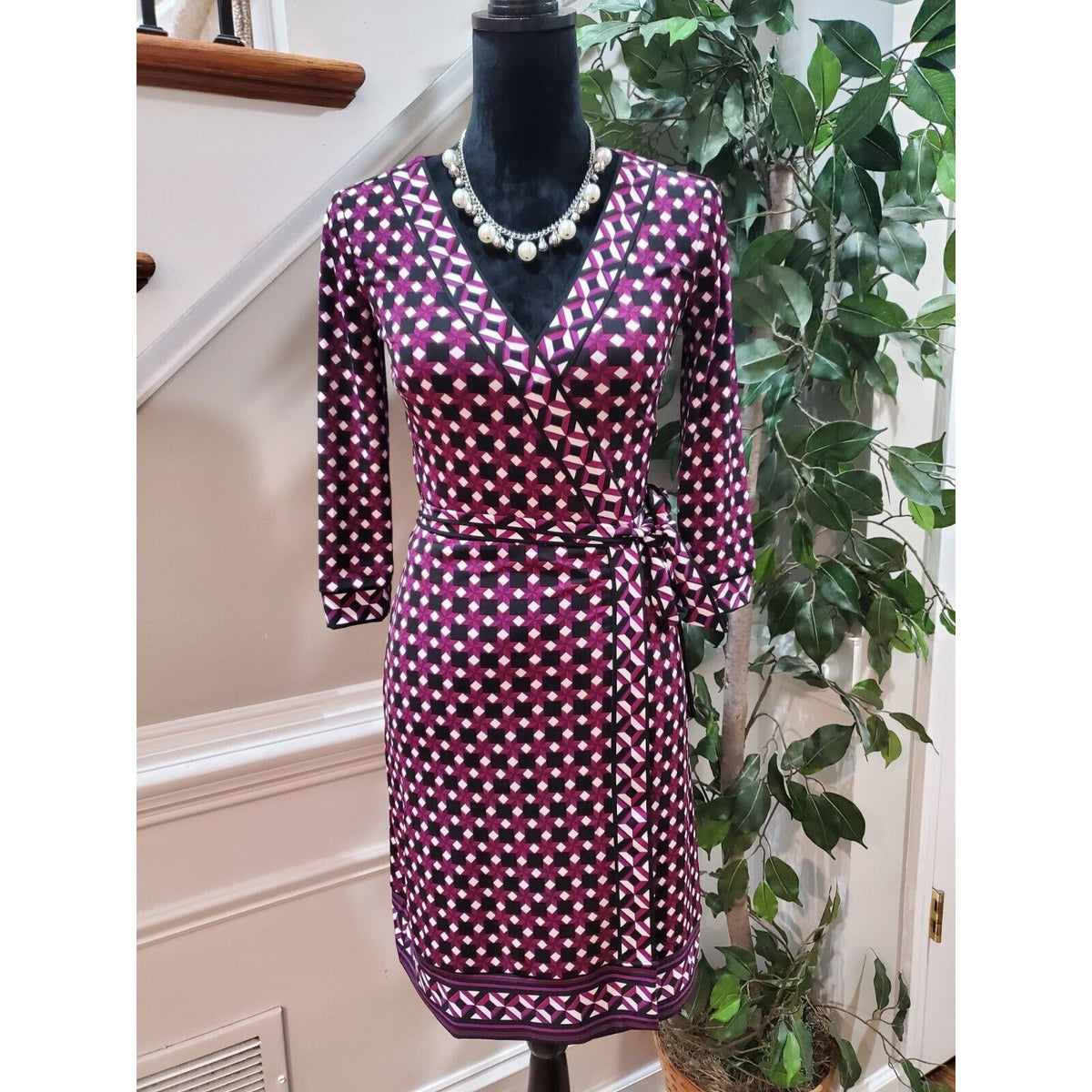 White House Black Market Women Purple V-Neck Long Sleeve Knee Length Size 00