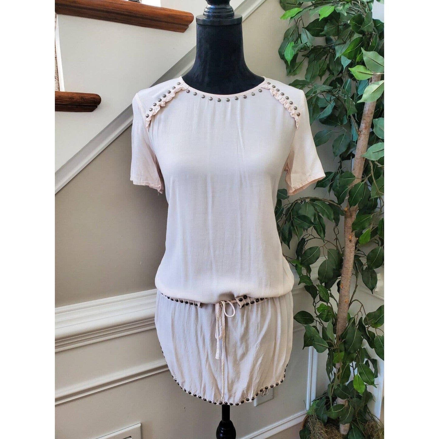 H&M Women's White Viscose Short Sleeve Round Neck Pullover Casual Shirt Size 6