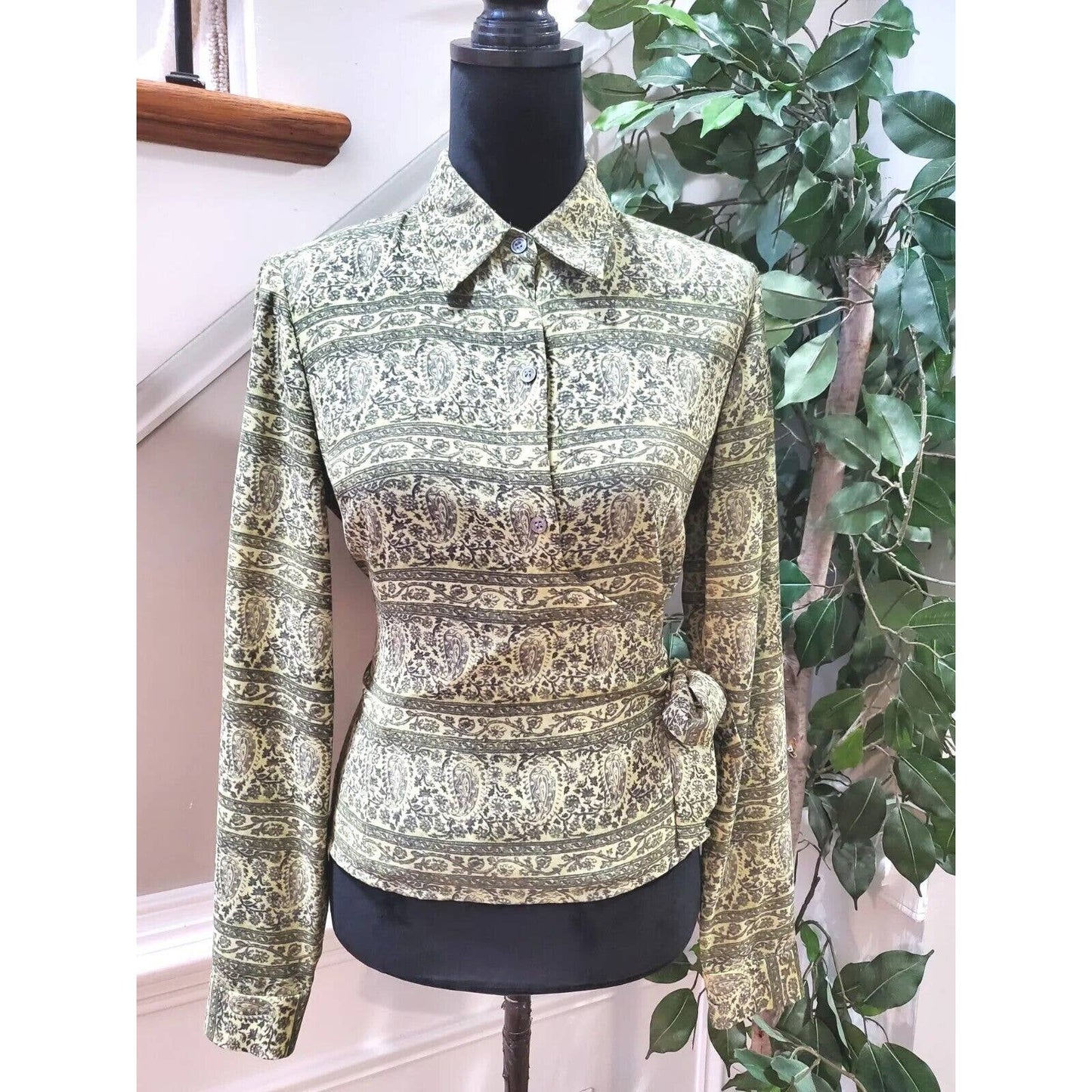 Liz Claiborne Women's Gray Polyester Collared Long Sleeve Button Down Shirt 6