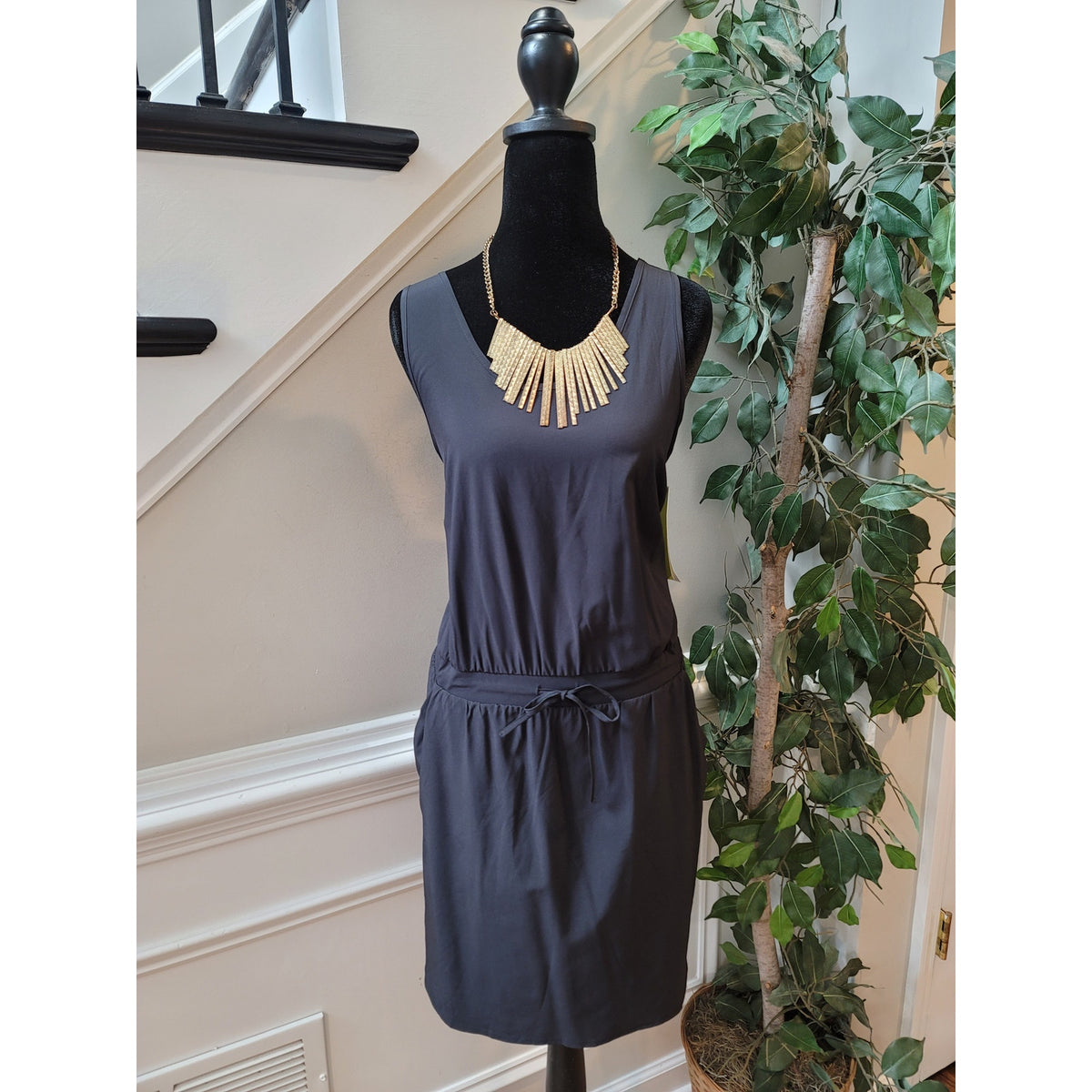 Aryn K Sleeveless Fit Flare Dress Women Medium Black Party Cocktail Formal