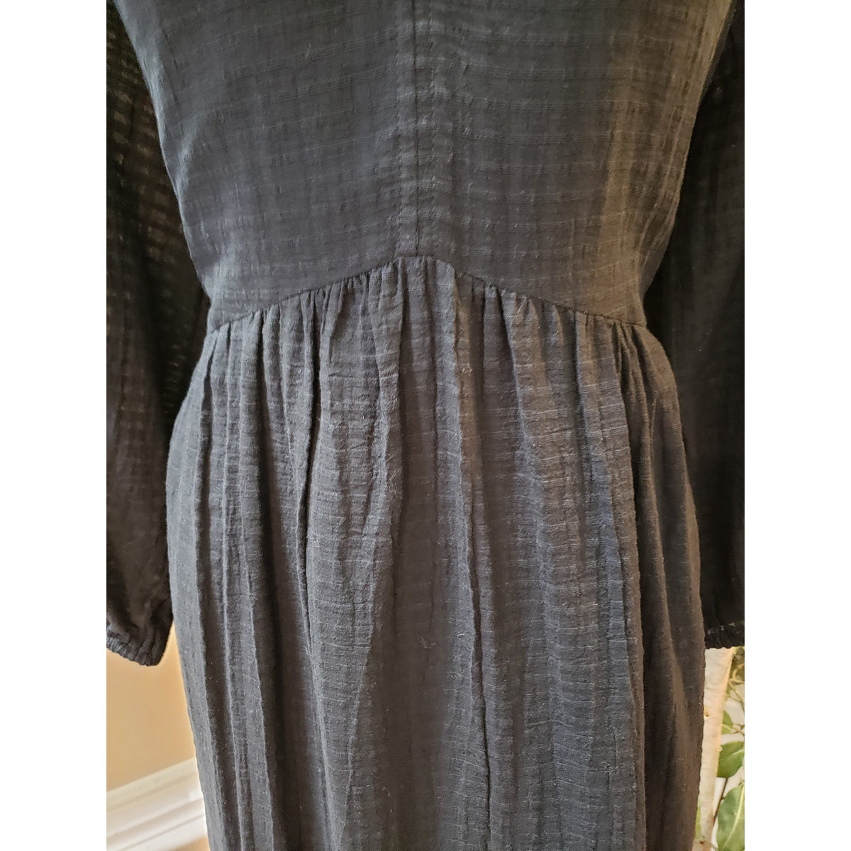 Gap Long Maxi Dress Womens Large Black Textured Tiered Hem Balloon Sleeve V Neck