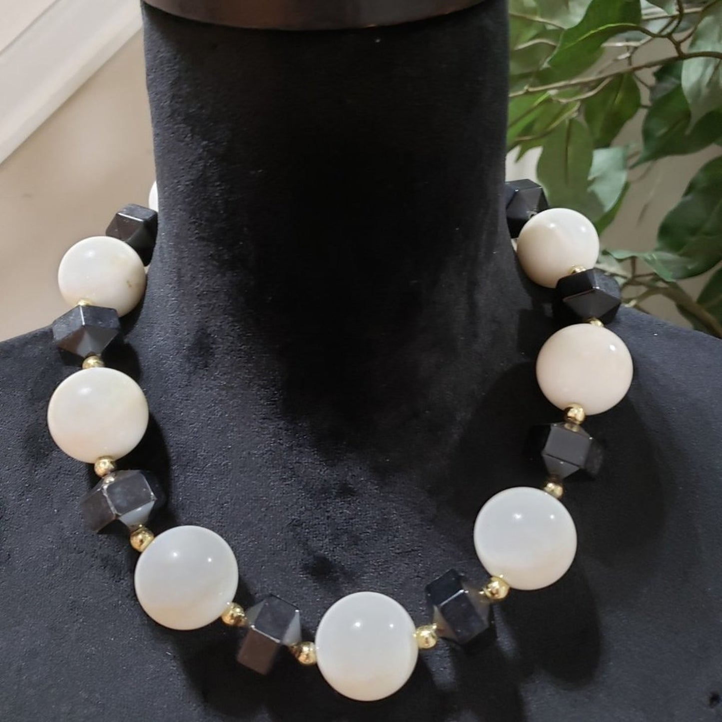 Womens Fashion Black Stone Freshwater Pearl Beaded Necklace with Lobster Clasp
