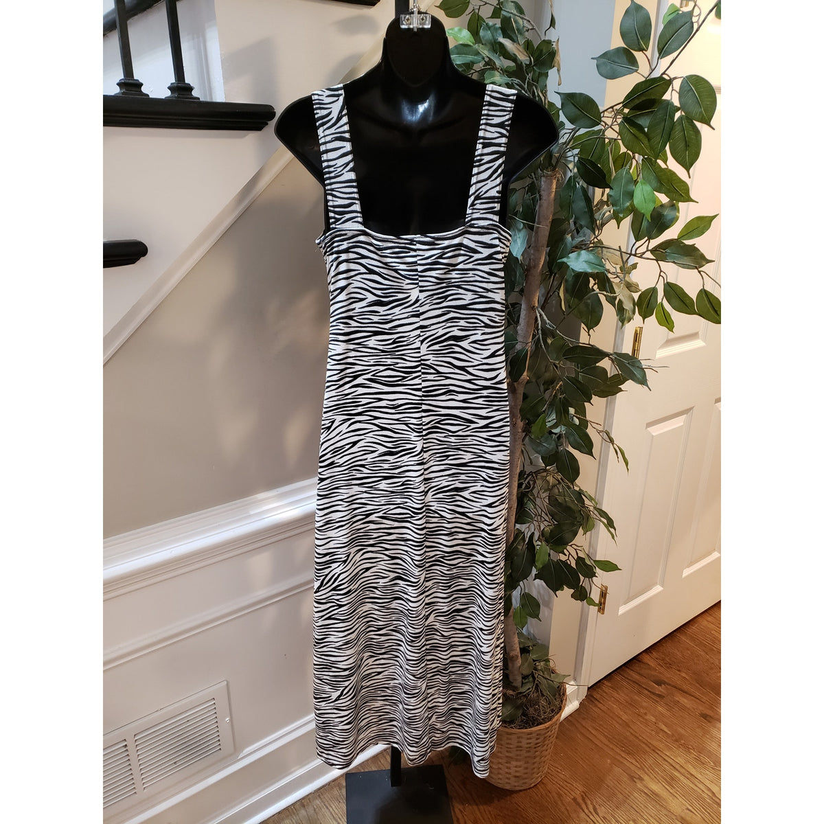 Women's Maxi Dress Small Black White Zebra Print Stretch Sleeveless Scoop Neck