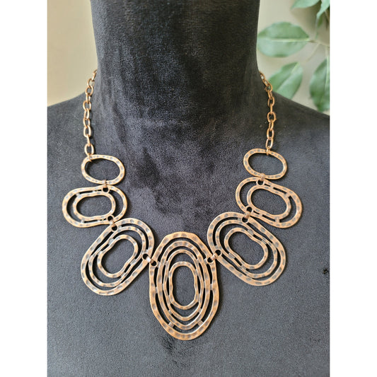 Women's Vintage Hammered Oval Statement Necklace With Lobster Claw Clasp