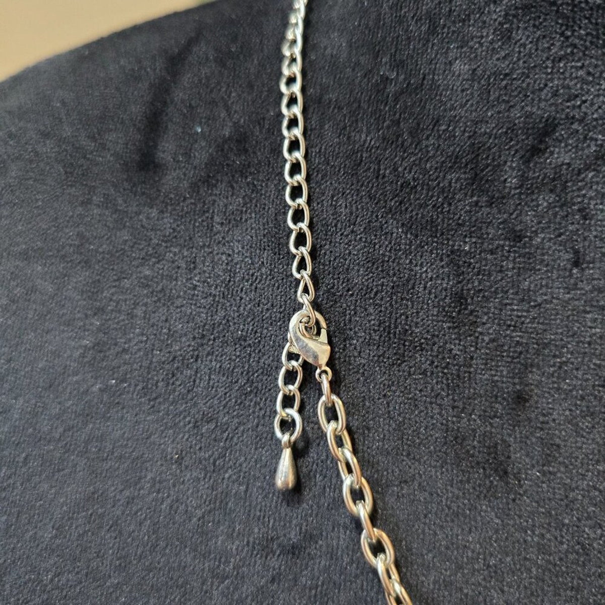 Women Clear Crystal Stone & Beaded Silver Tone Chain Necklace with Lobster Clasp