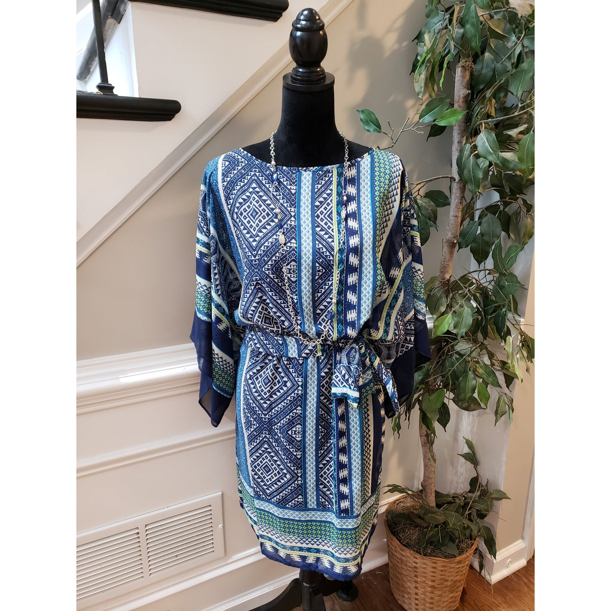 AGB Dress Women Size 8 Blue Geometric Belted Sheath Polyester Lined Vietnam