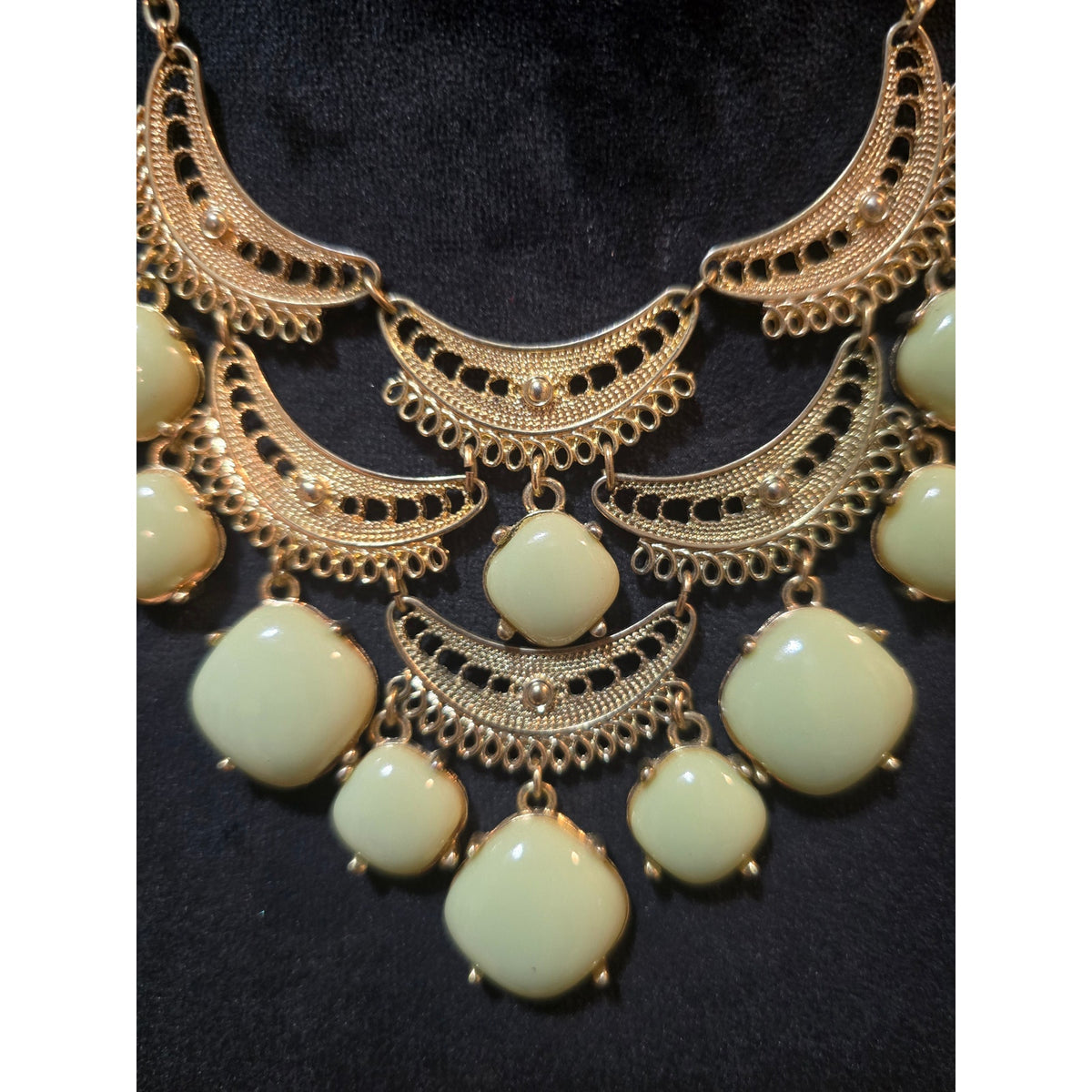 Women's Gold Tone Round Pendant Chain Necklace Adjustable Lobster Clasp Jewelry