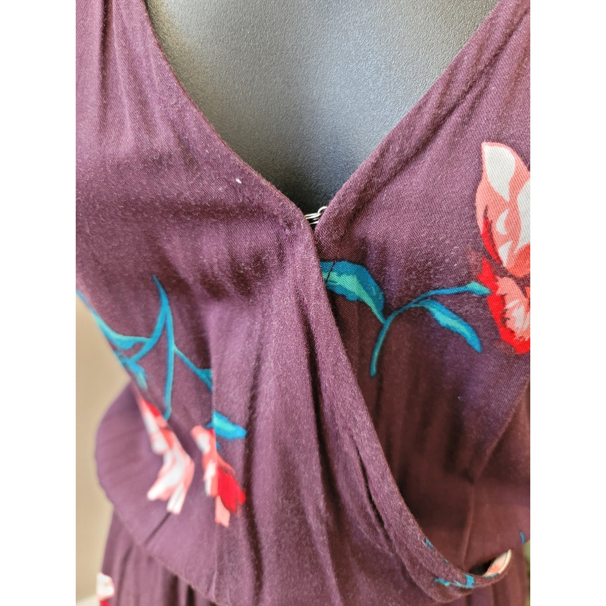 Old Navy Floral Wrap Jumpsuit Women's Size Small Burgundy Short Sleeves V Neck
