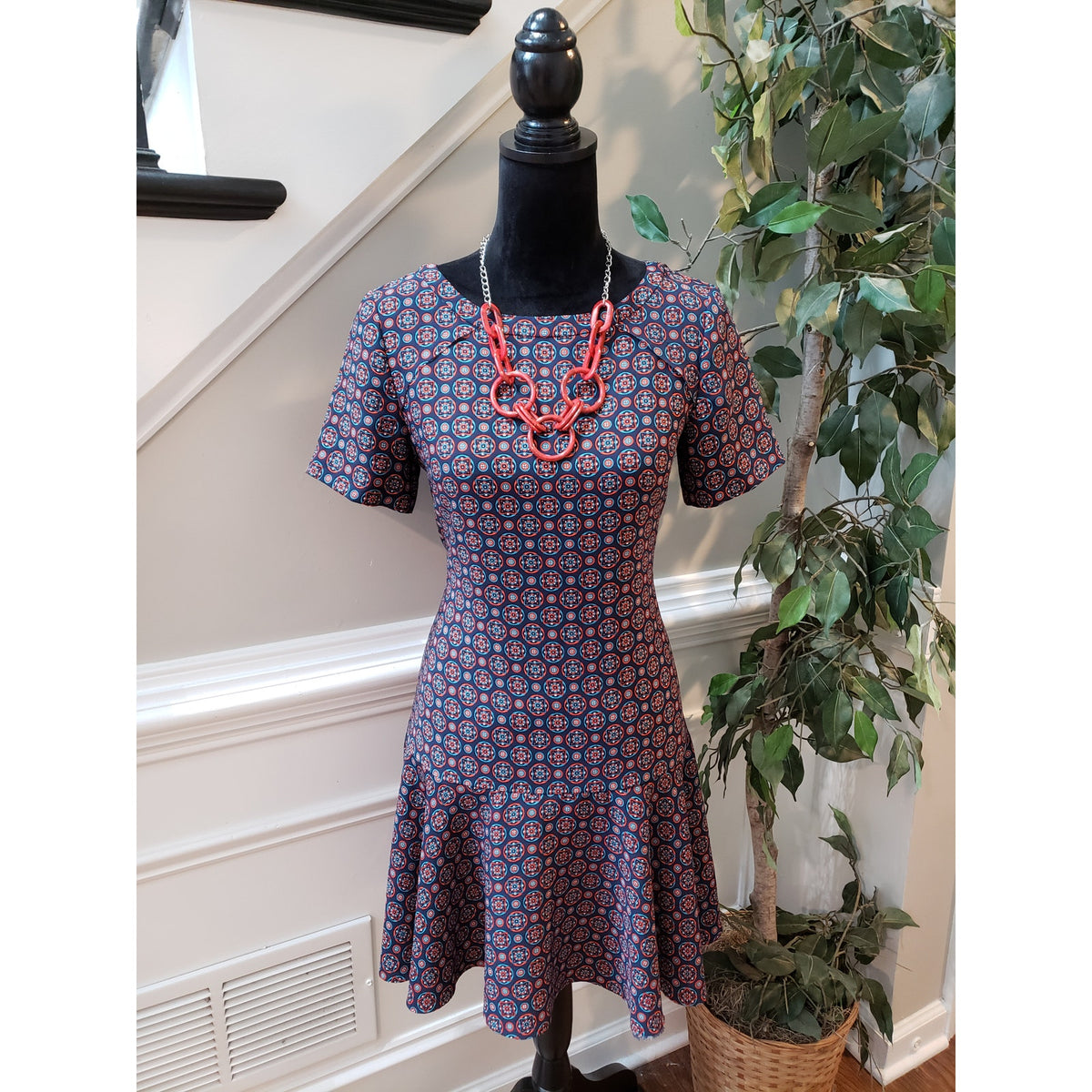 Banana Republic Dress Womens 4 Blue Red Geometric Fit Flare Short Sleeve