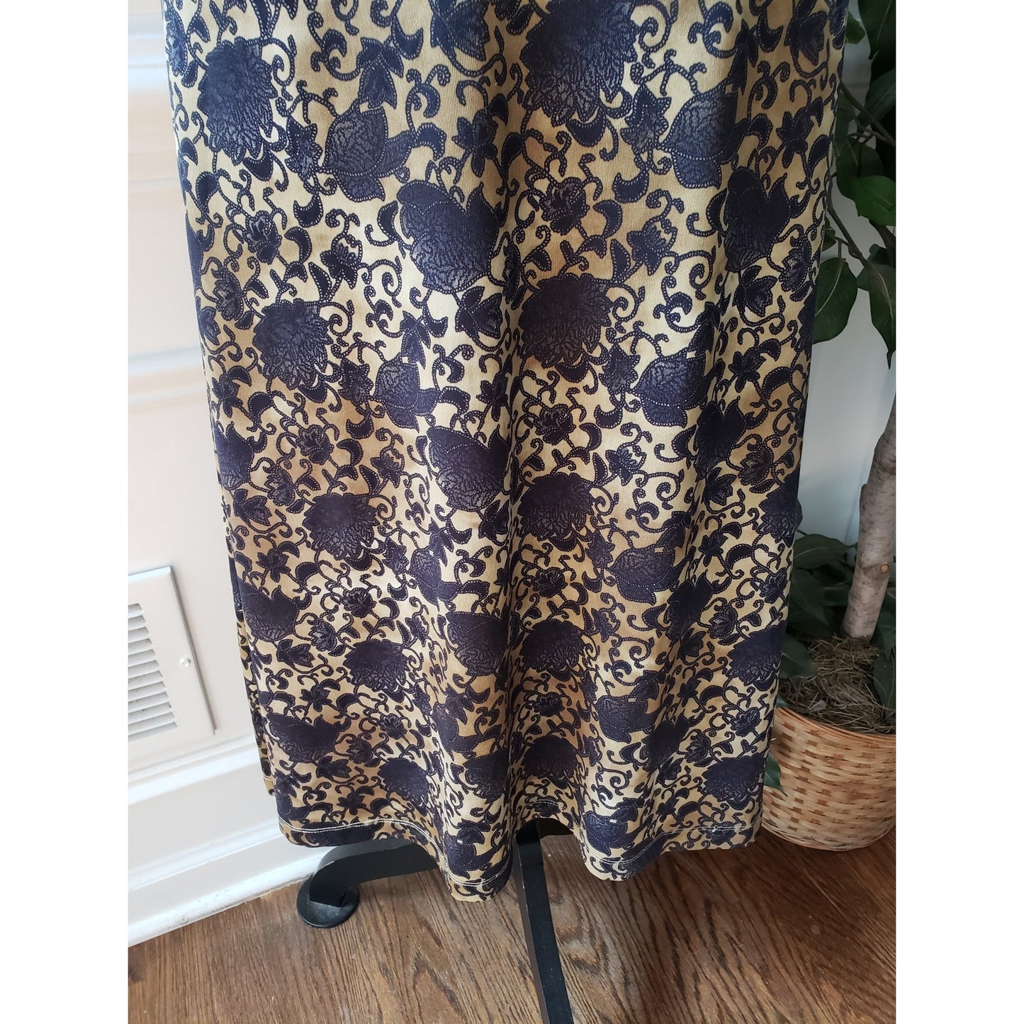 Newport News A-Line Dress Womens Small Gold Blue Floral Empire Waist V Neck