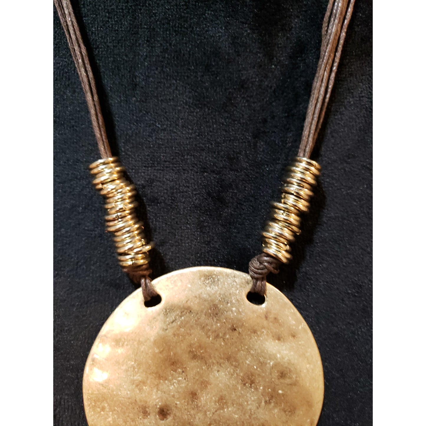 Women Fashion Gold Tone Charm Beaded Big Round Hammered Pendant Necklace Jewelry