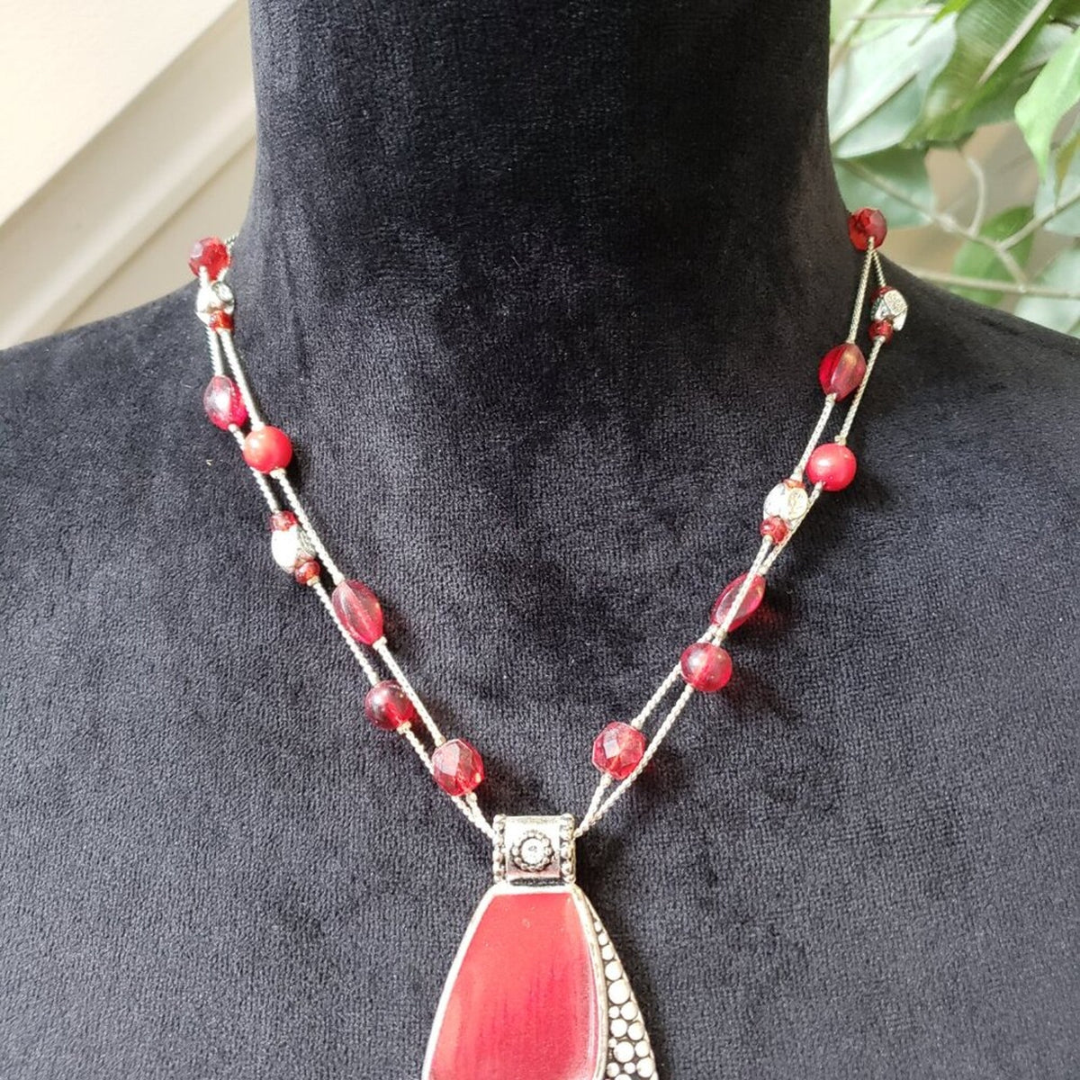 Womens Fashion Red Resin Stone Pearl Beaded Necklace Jewelry with Lobster Clasp