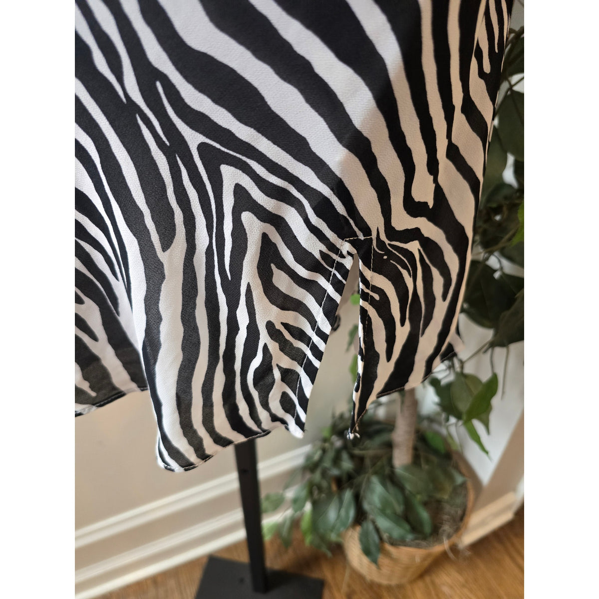 Cotton Candy La Mini Dress Women's Small White/Black Zebra Print Side Slit Lined