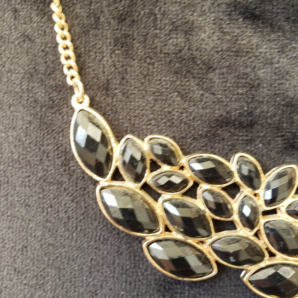 Women Black Crystals Teardrop Stone Crescent Bib Statement Necklace with Lobster