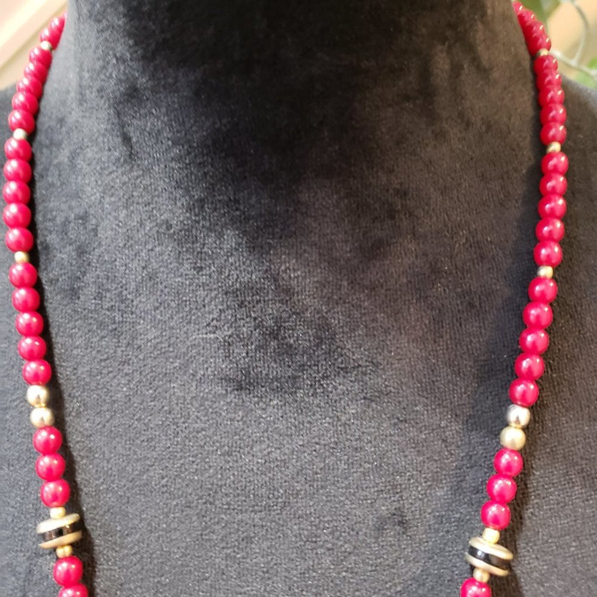 Womens Fashion Gold Tone Red Beaded Statement Collar Necklace with Barrel Clasp