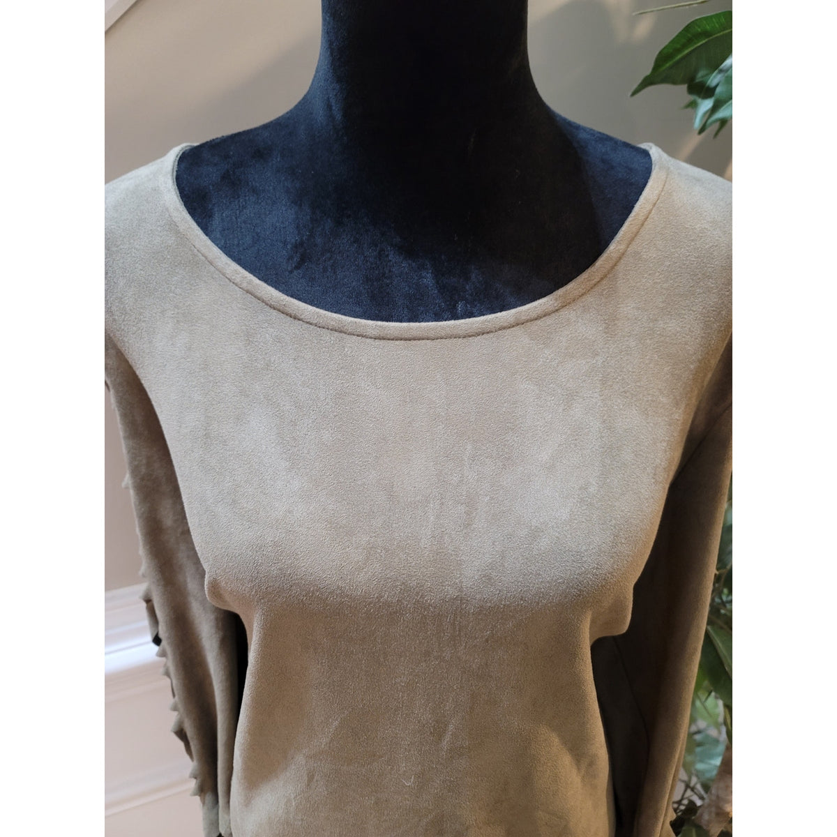 Fashion to Figure Blouse Women's 2X Olive Green Suede Scoop Cut-Out Full Sleeve