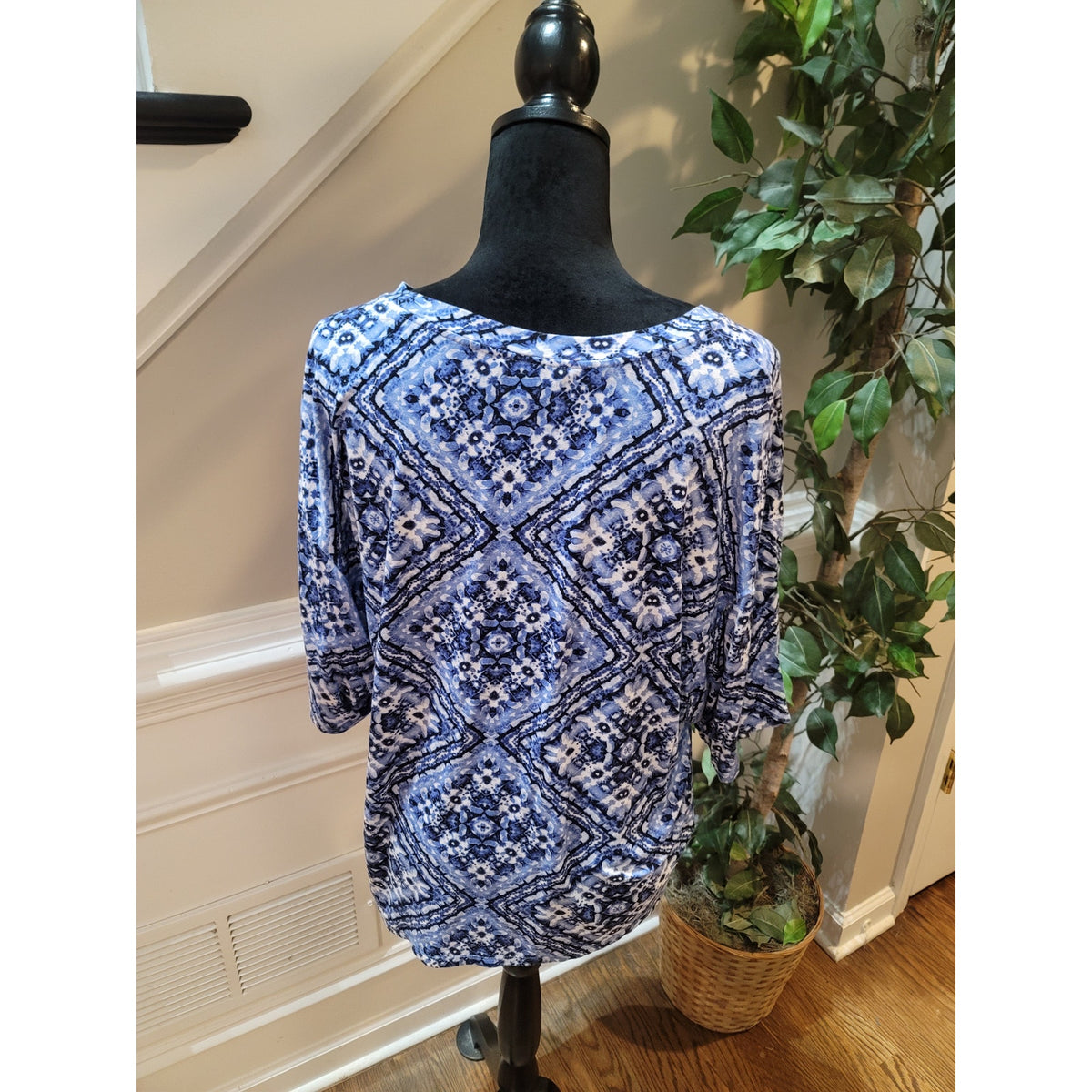 Counterparts Blouse Top Women's SZ XL Blue Ikat Drawstring Side Slit Boat Neck