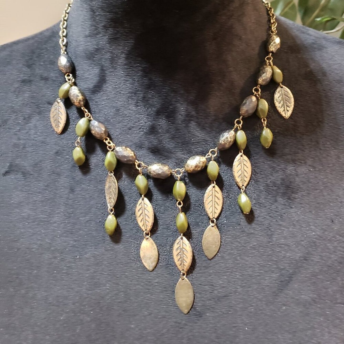 Womens Fashion Green Gold Beaded and Leaf Necklace Jewelry with Lobster Clasp