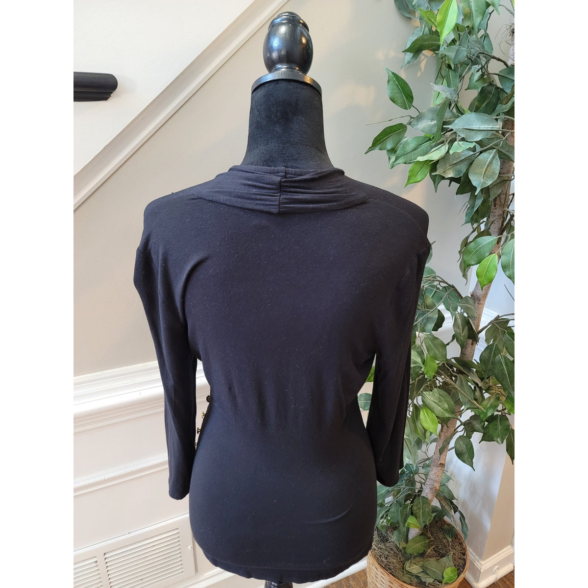 Madison Blouse Small Black Stretch Wrap V-Neck Long Sleeve Curved Hem Pullover