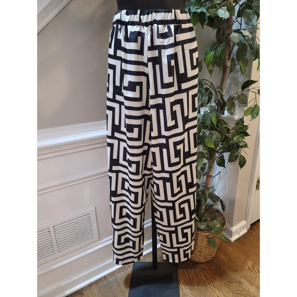Co-Ord Set Women's SZ 1XL Black/White Greek Key Boat Neck Short Sleeve Side Slit