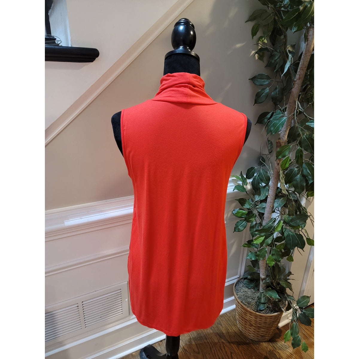 Vince Camuto Blouse Women's Size Small Red Rayon Mock Neck Party Cocktail