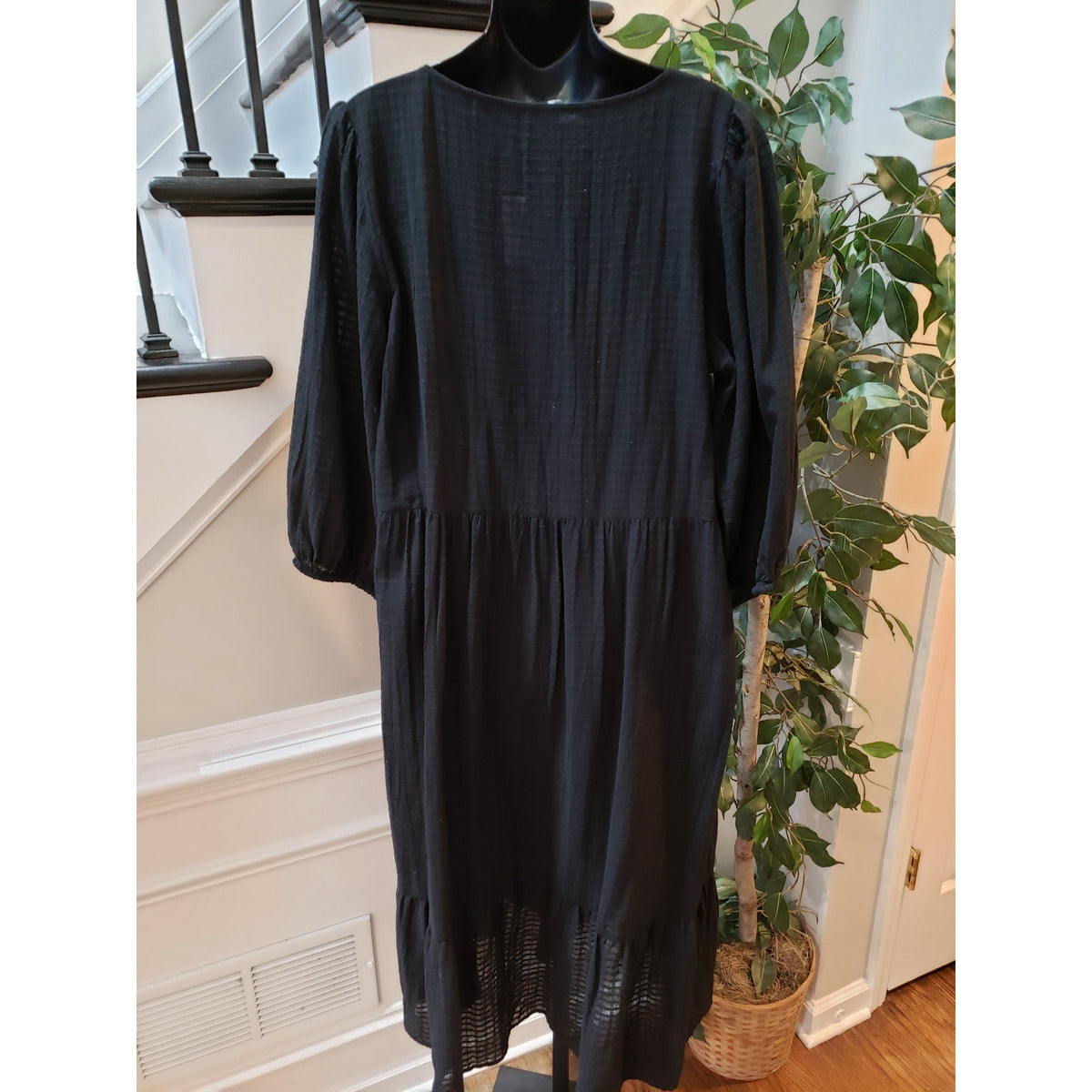 Gap Long Maxi Dress Womens Large Black Textured Tiered Hem Balloon Sleeve V Neck