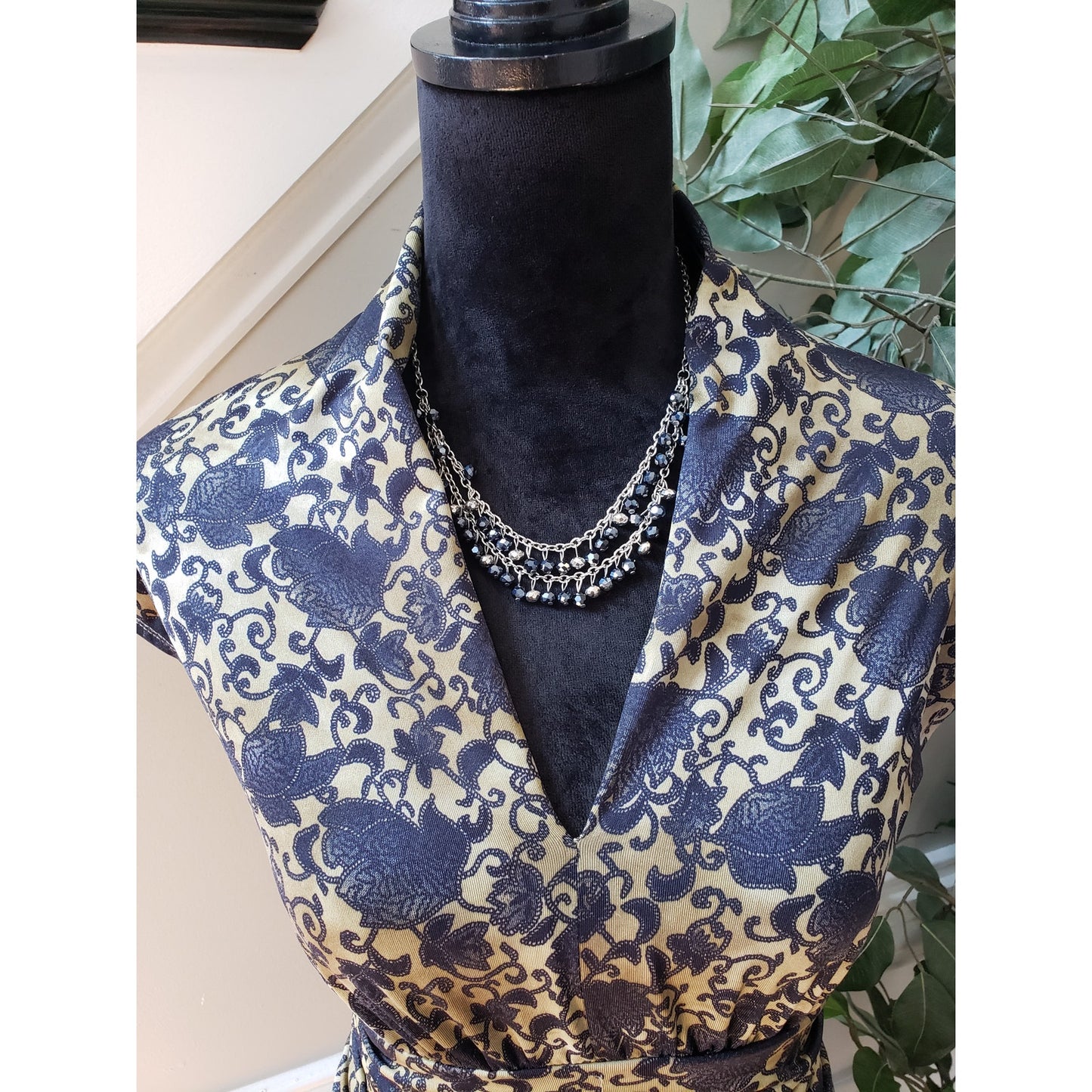 Newport News A-Line Dress Womens Small Gold Blue Floral Empire Waist V Neck