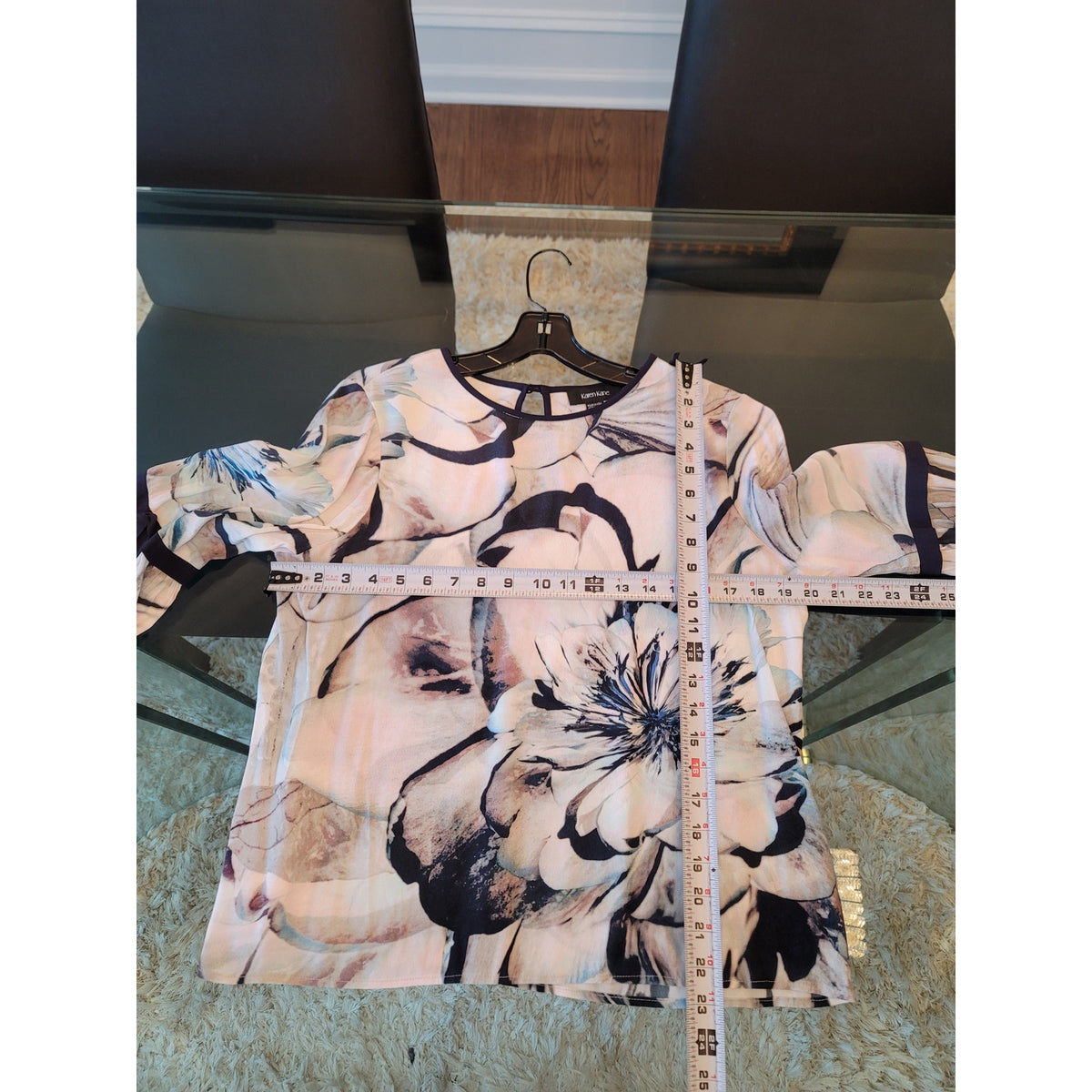 Karen Kane Top M White Navy Floral Crew Flared Sleeve Keyhole Back Casual Party
