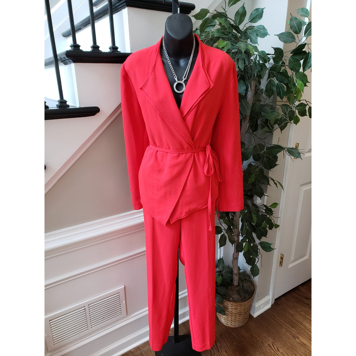 7th Avenue 2 Piece Suit Womens L/14 Red Pockets Slim Fit Notch Lapel Tie Waist