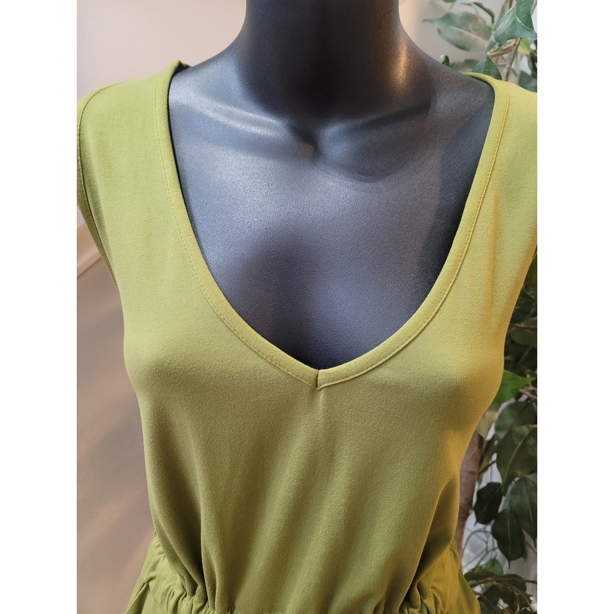 Capella Midi Dress Women Large Green V-Neck Cinched Drawstring Waist Curved Hem