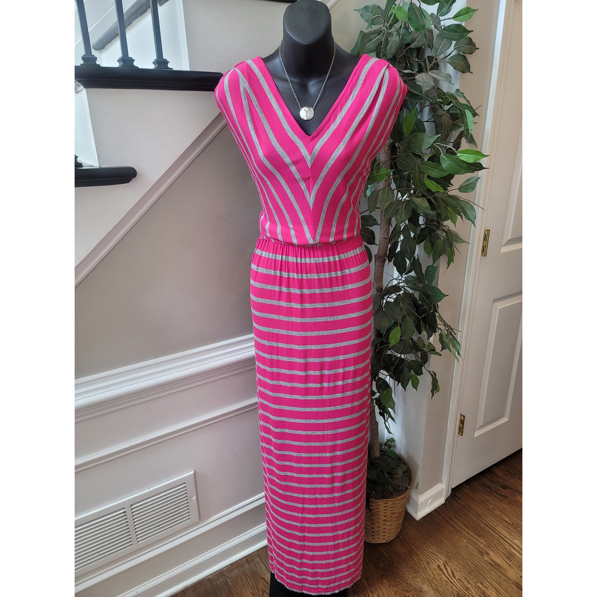 Mossimo Maxi Dress Women's Size X-Small Pink Stripped V Neck Sleeveless