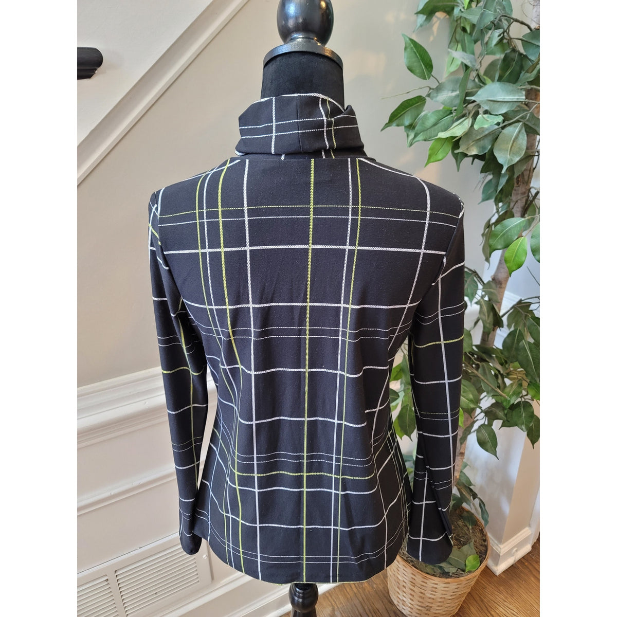 Apt 9 Blouse Small Black Plaid Stretch Turtleneck Long Sleeve Casual Pullover