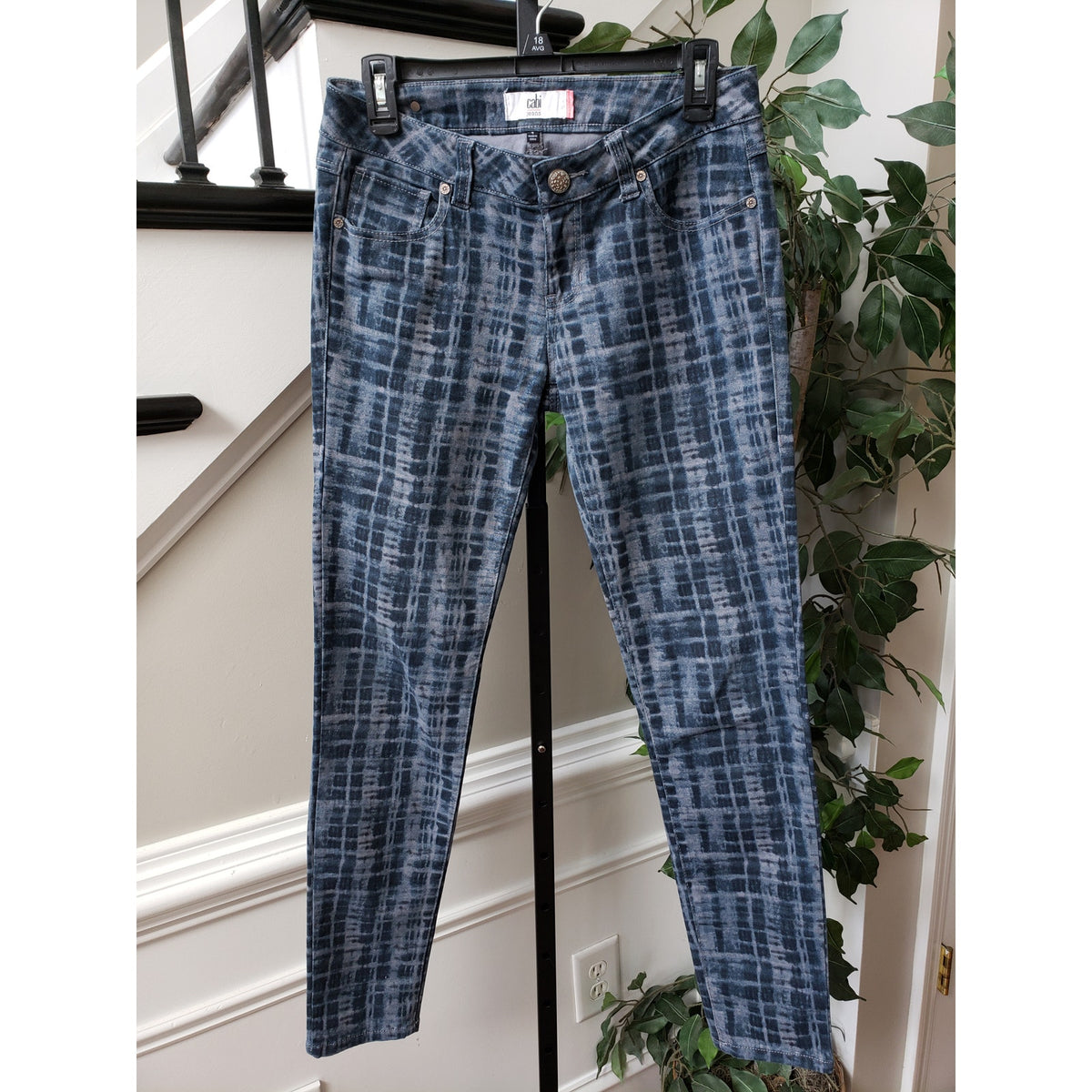 Cabi Jeans Womens Size 4 Blue Denim Cotton Regular Fit Flat Front Straight Leg