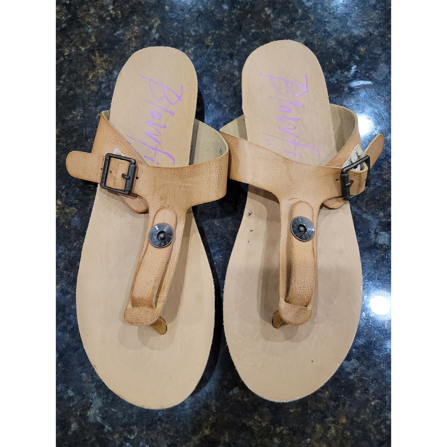 Blowfish Sandals Women's Size 8.5 Tan Brown Casual Comfort Slip On Thong Shoes