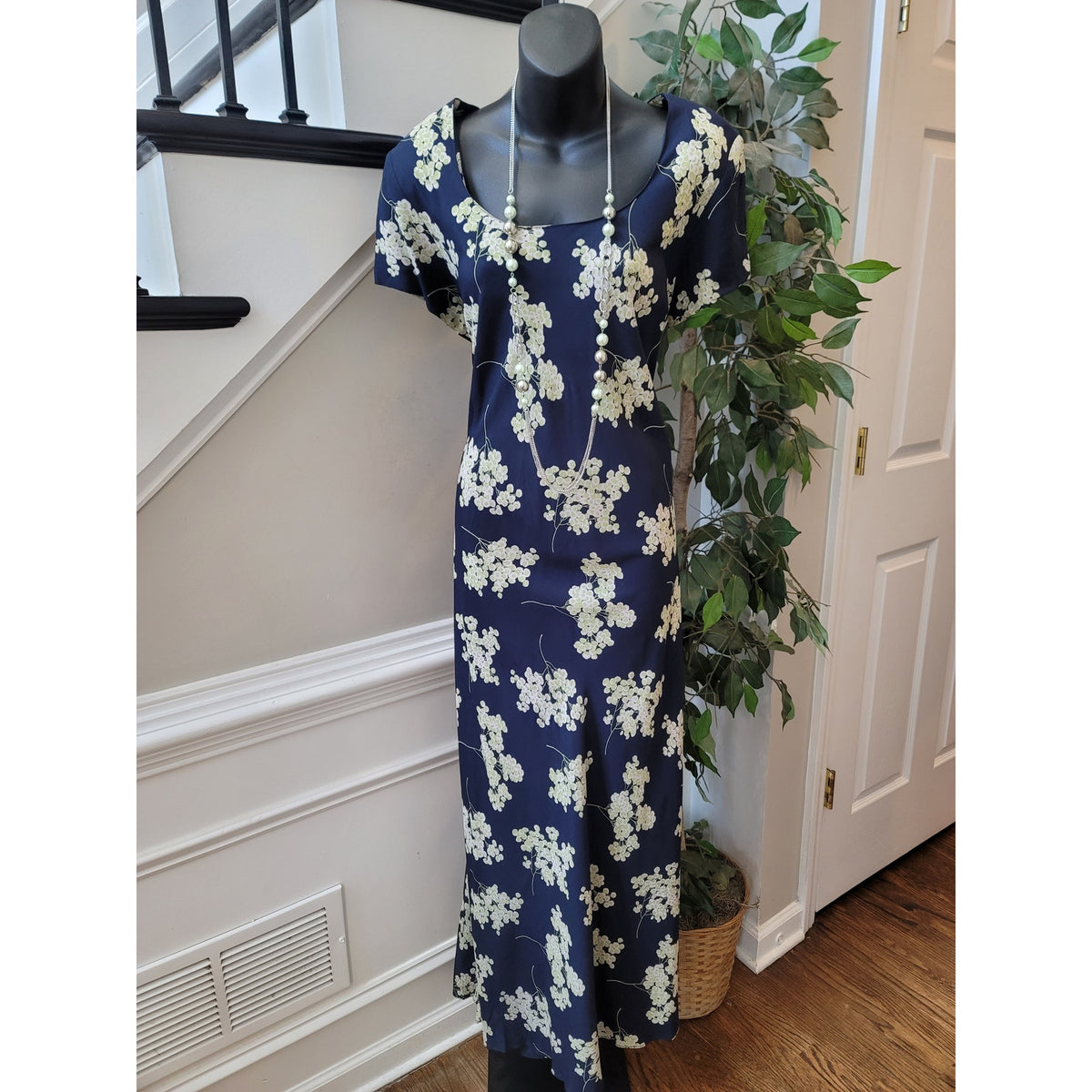 Jessica Howard Maxi Dress Women's Size Medium Navy Blue Floral Short Sleeves