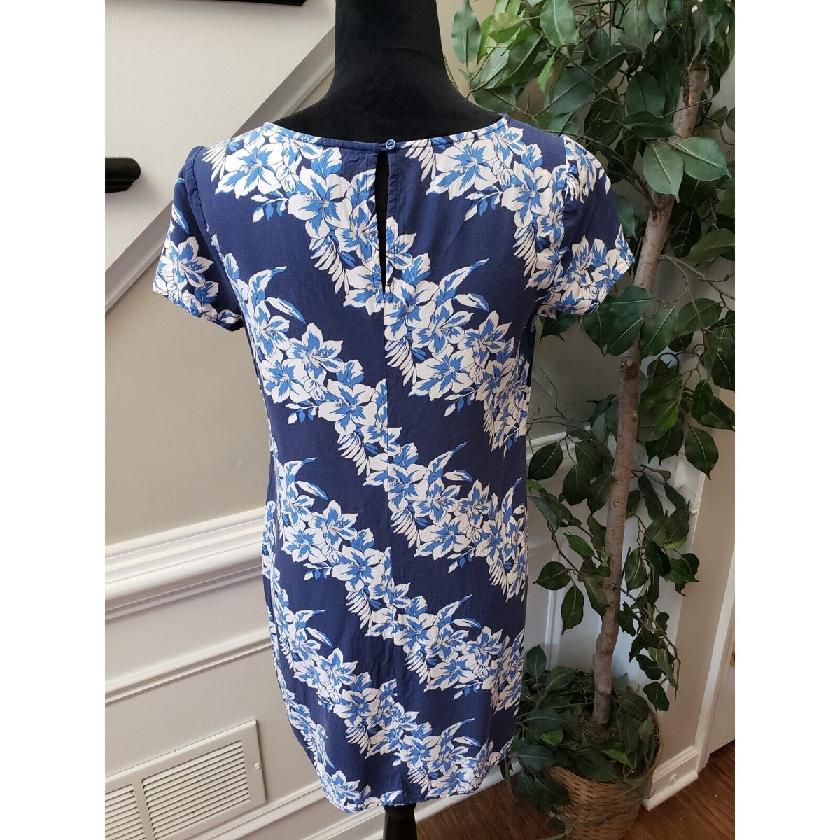 Old Navy Women's Blue Round Neck Short Sleeve Knee Length Sheath Dress Size PS