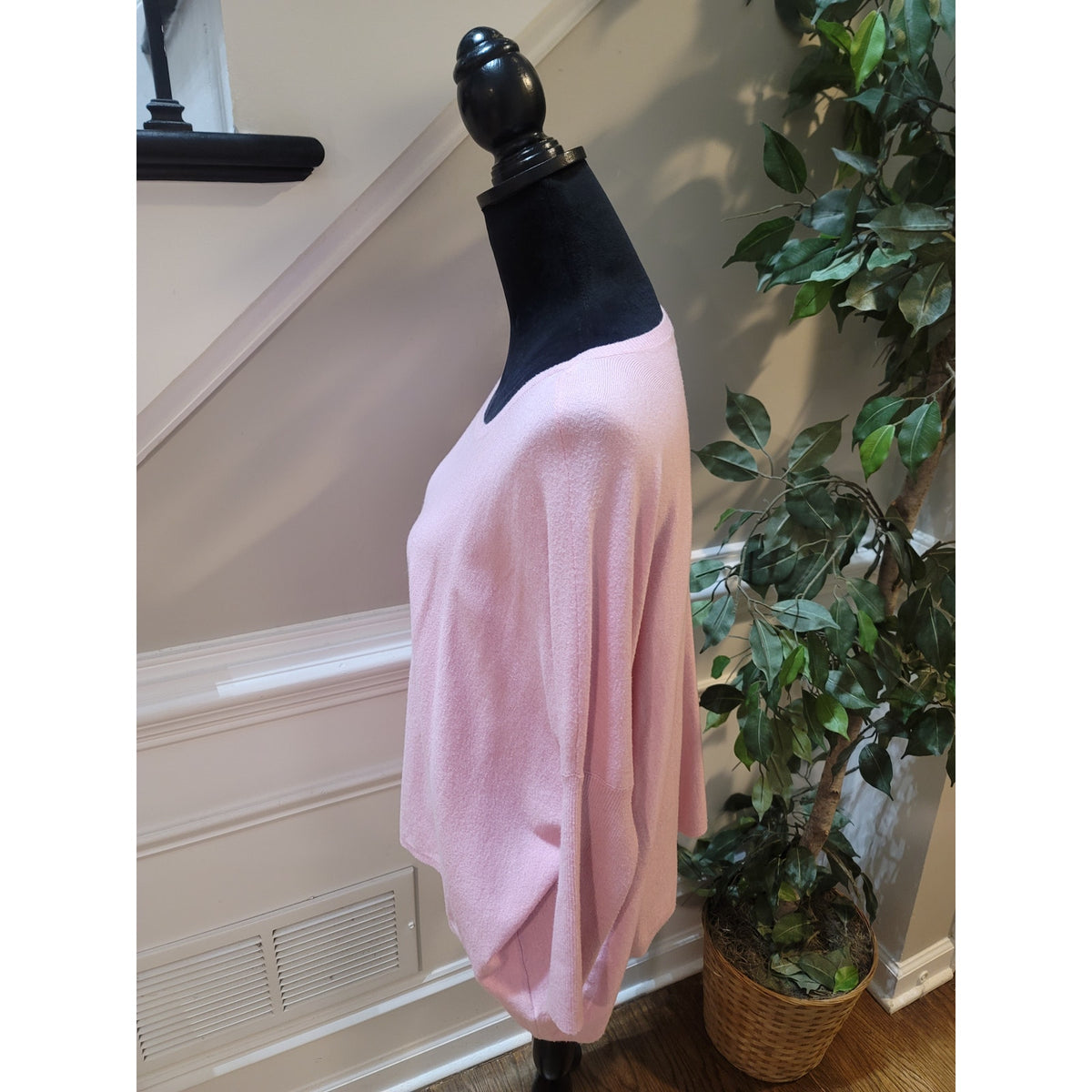 Cupcakes & Cashmere Pullover Sweater Womens Small Pink Drop Shoulder Ribbed Cuff