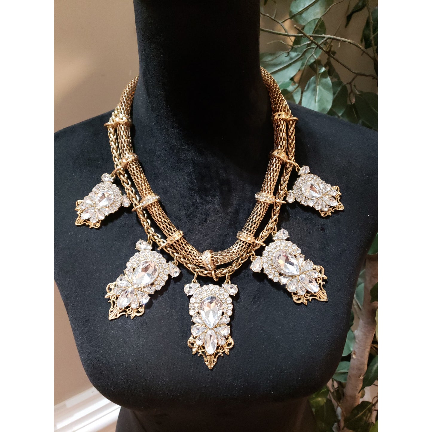 Women Gold Tone Sparkling Prong Set Crystals Rhinestone with Mesh Chain Necklace