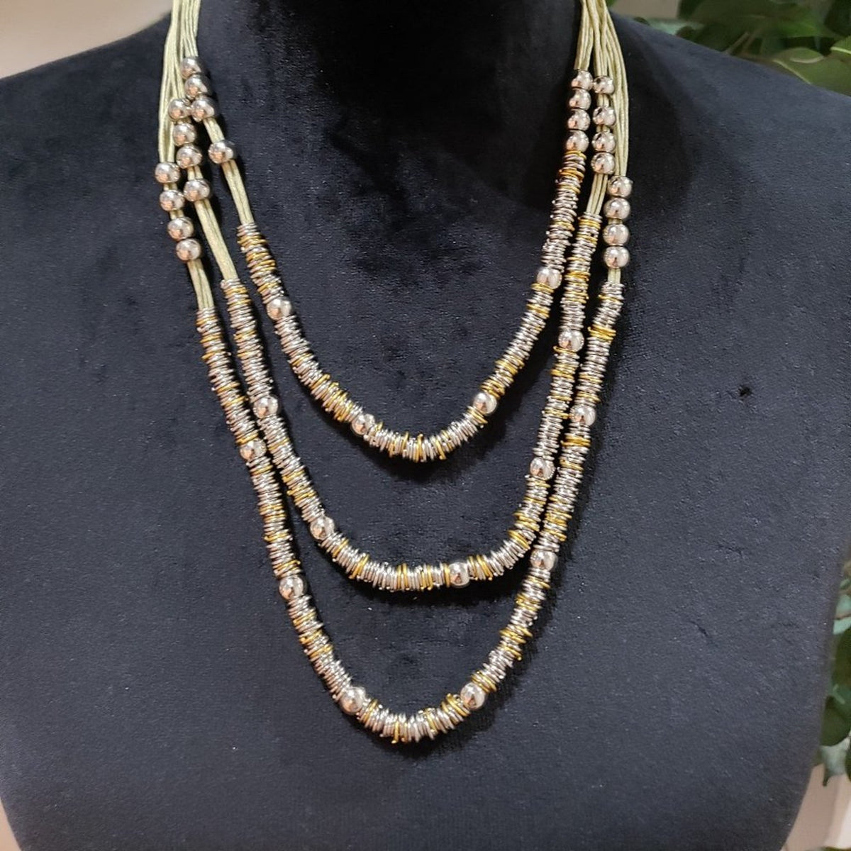 Women Fashion Brass Heishi Beads Ring to Reason Statement Necklace Lobster Clasp
