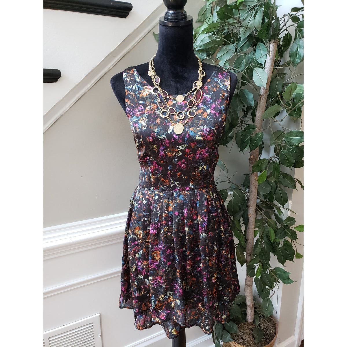 JACK Sheer Dress Womens M Black Geo Print Lined Pleated Fit & Flare Wide Strap